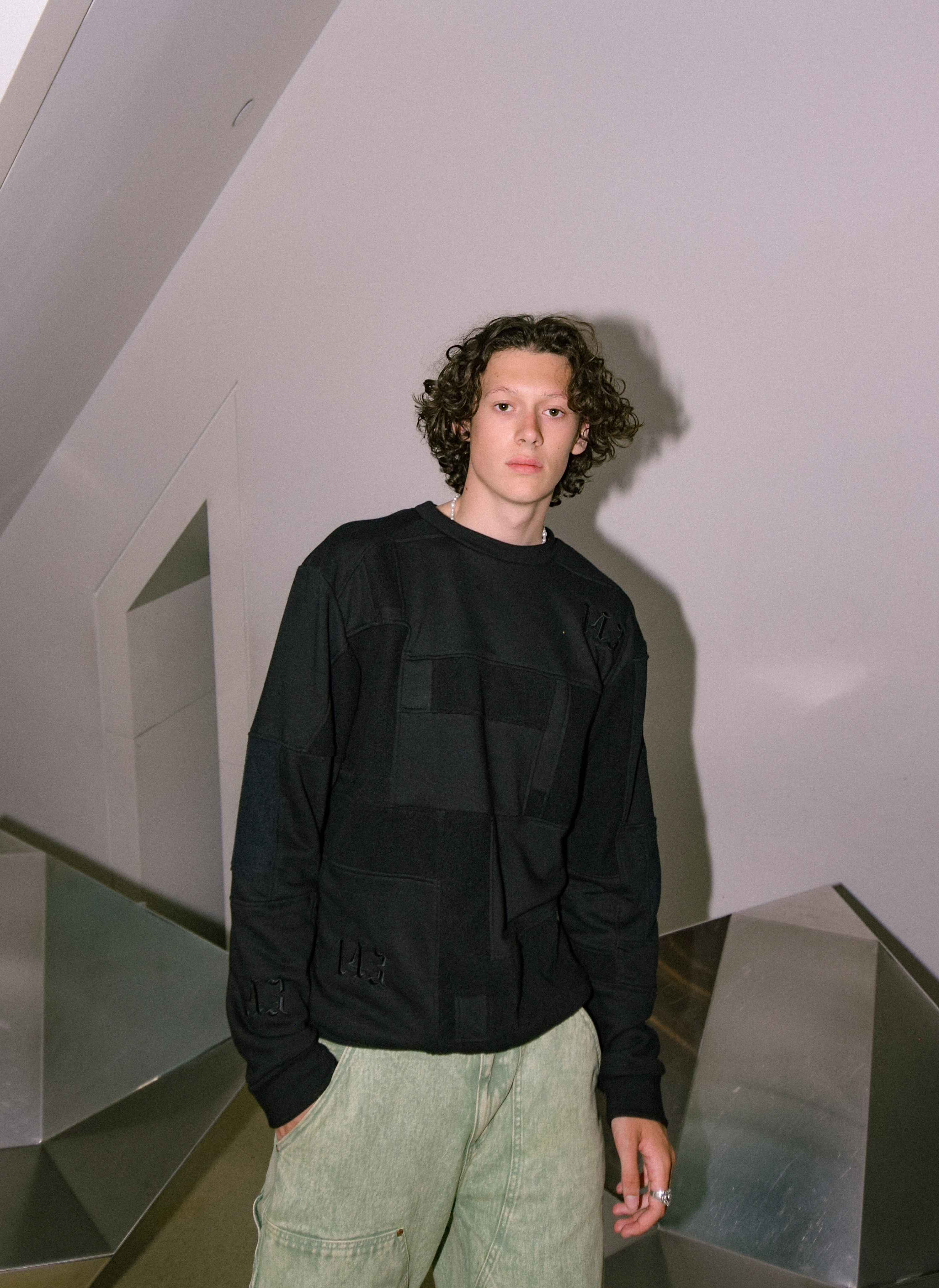 143 luxury men's apparel crewneck